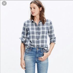 Madewell women’s blue plaid button down